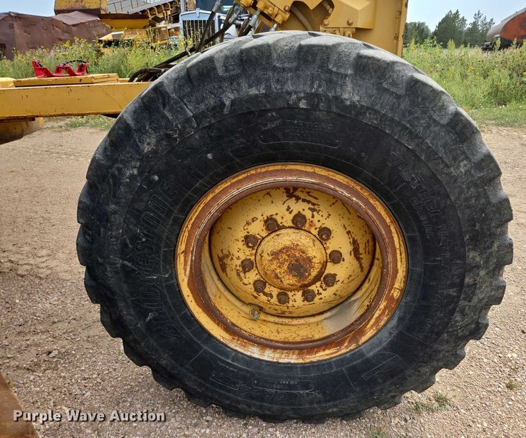 image for item EB1002 1983 Caterpillar 140G motor grader