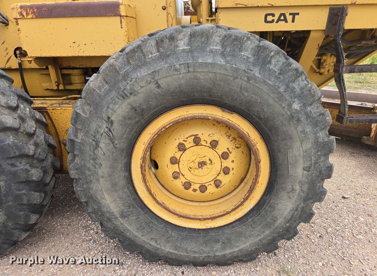image for item EB1002 1983 Caterpillar 140G motor grader