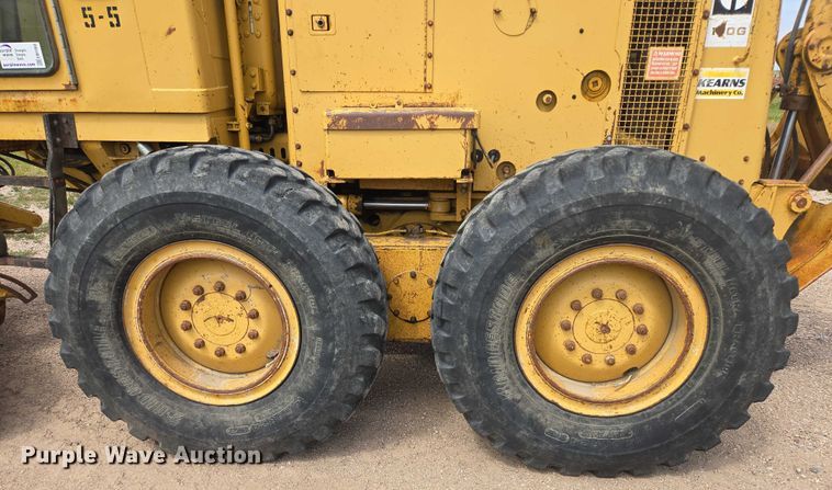 image for item EB1002 1983 Caterpillar 140G motor grader