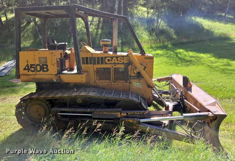 image for item EB1005 1982 Case 1450B dozer