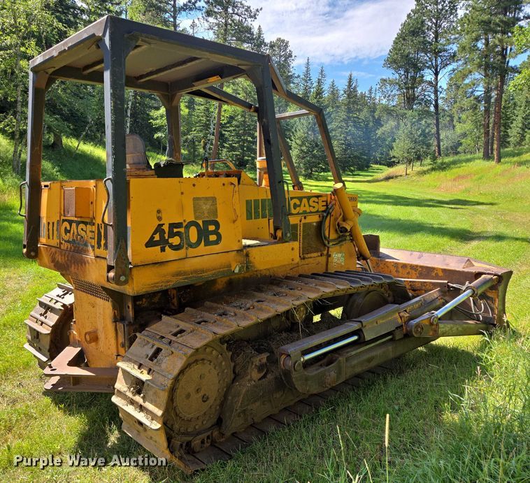 image for item EB1005 1982 Case 1450B dozer