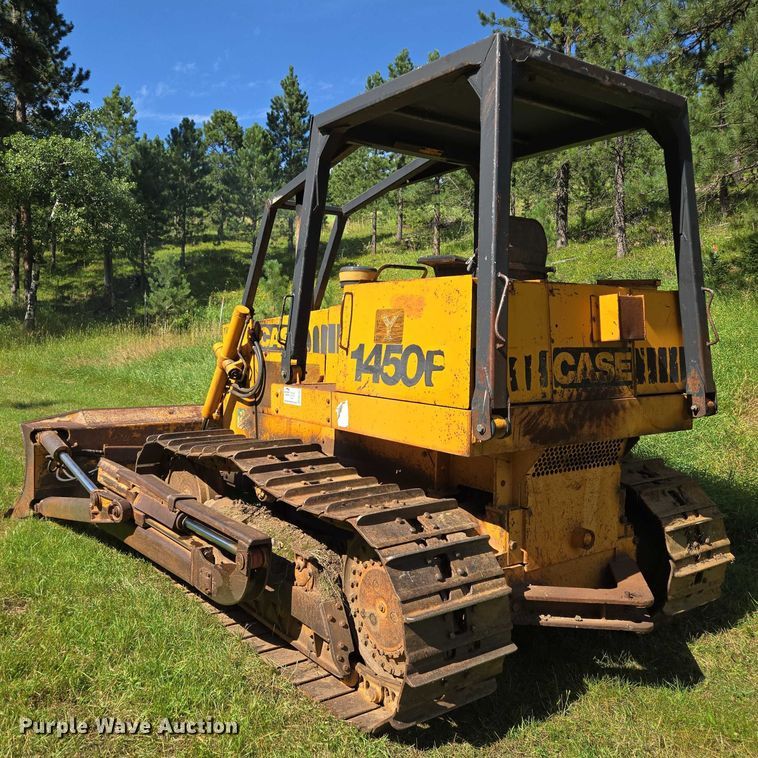 image for item EB1005 1982 Case 1450B dozer