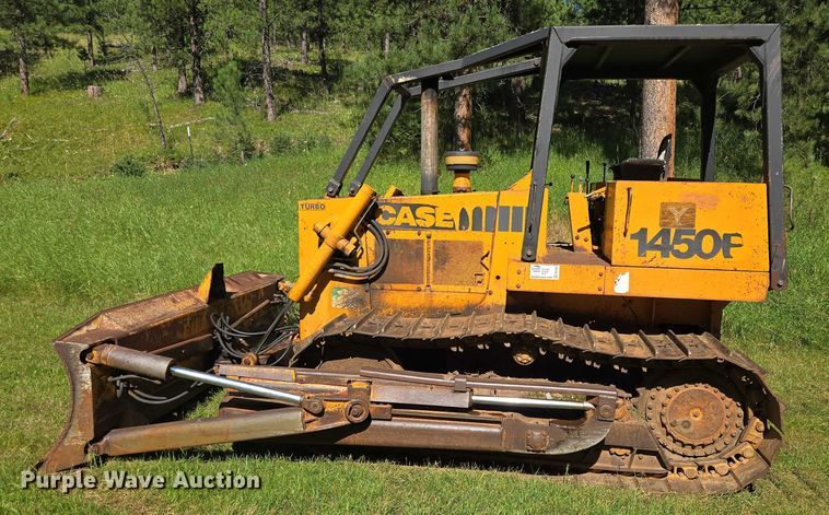 image for item EB1005 1982 Case 1450B dozer