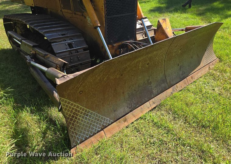 image for item EB1005 1982 Case 1450B dozer