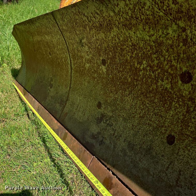 image for item EB1005 1982 Case 1450B dozer