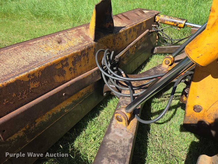 image for item EB1005 1982 Case 1450B dozer
