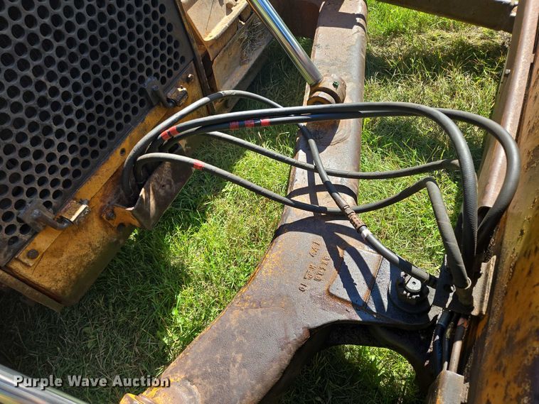 image for item EB1005 1982 Case 1450B dozer