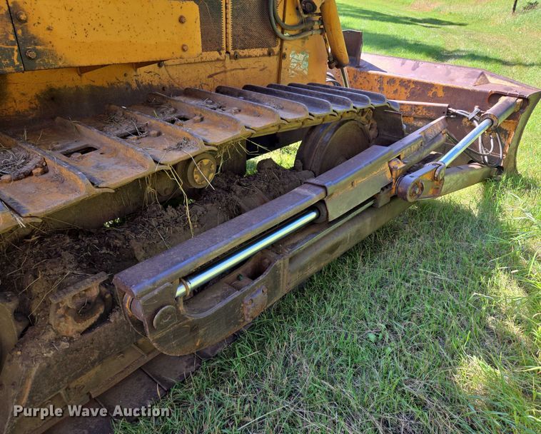 image for item EB1005 1982 Case 1450B dozer
