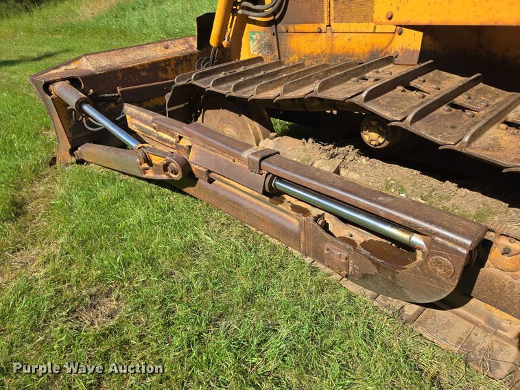 image for item EB1005 1982 Case 1450B dozer