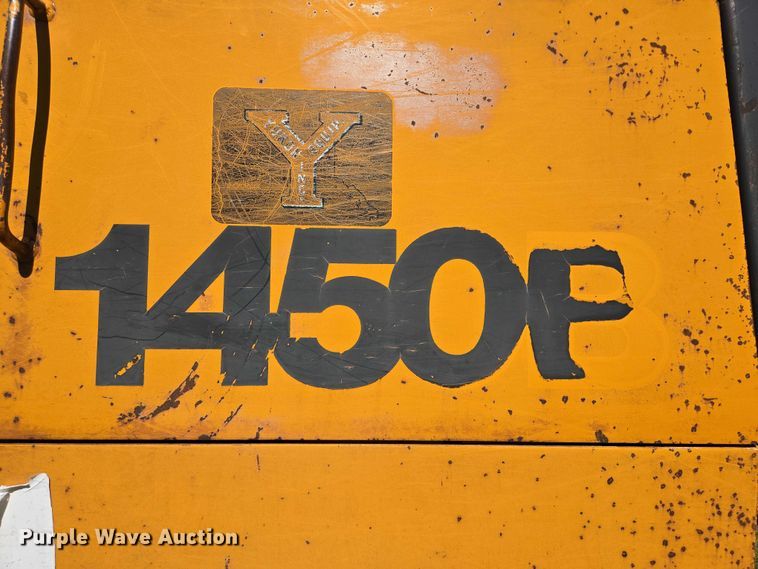 image for item EB1005 1982 Case 1450B dozer