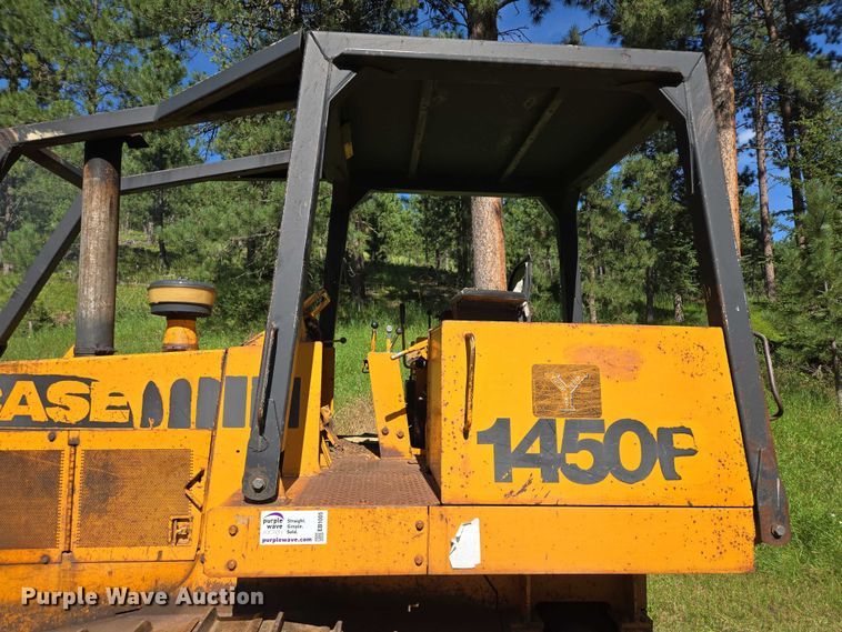 image for item EB1005 1982 Case 1450B dozer