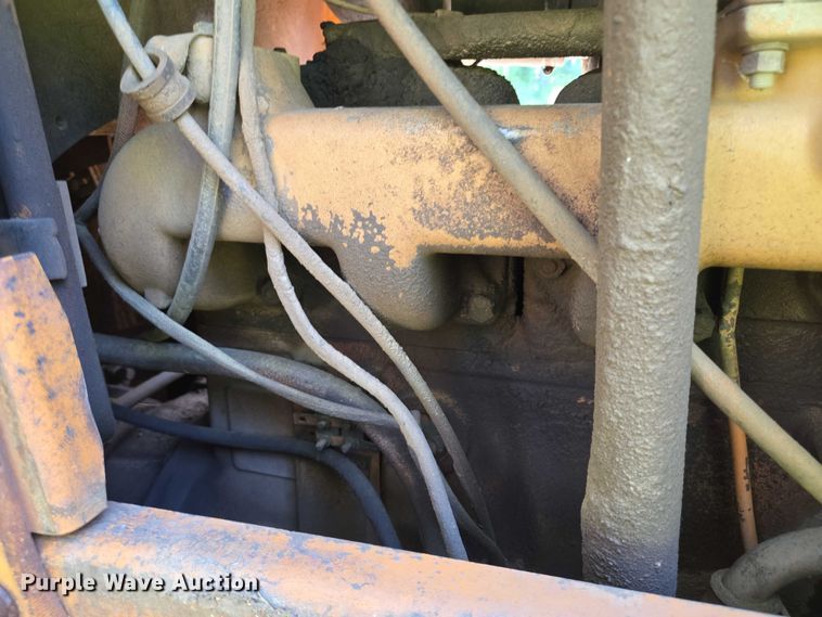 image for item EB1005 1982 Case 1450B dozer