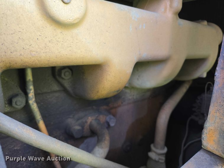 image for item EB1005 1982 Case 1450B dozer