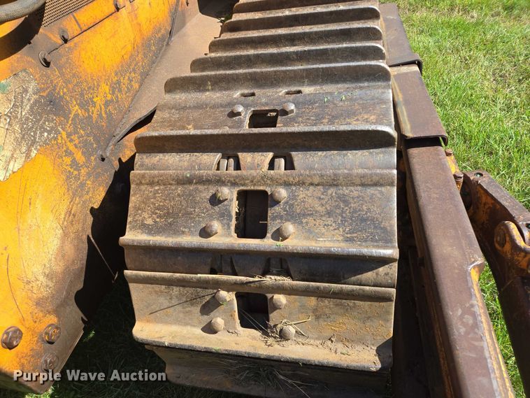 image for item EB1005 1982 Case 1450B dozer