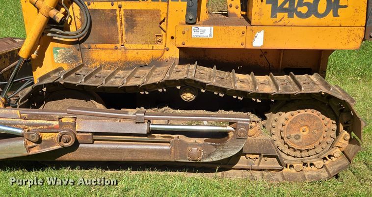 image for item EB1005 1982 Case 1450B dozer
