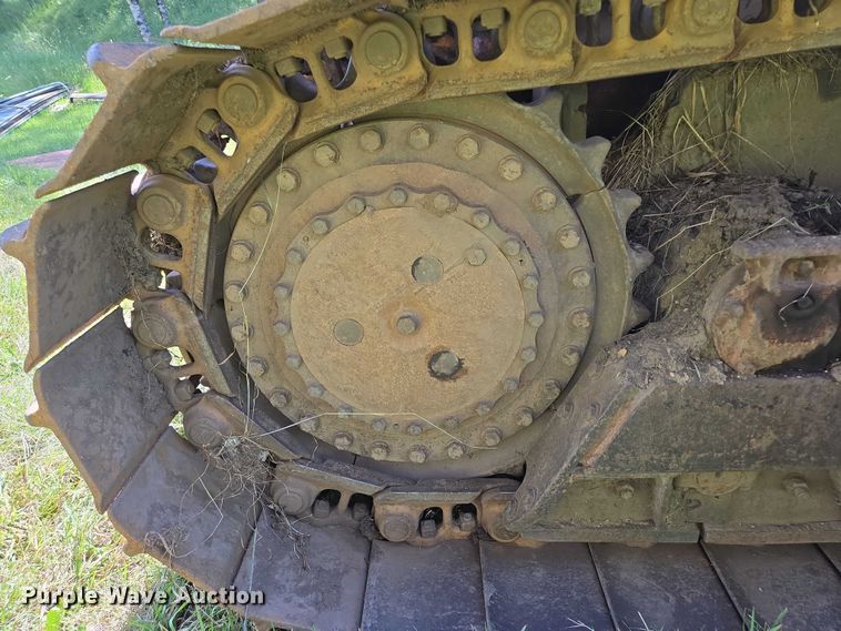 image for item EB1005 1982 Case 1450B dozer
