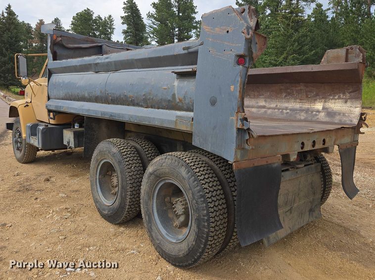 image for item EB1007 1978 Chevrolet 90 dump truck