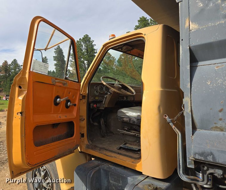 image for item EB1007 1978 Chevrolet 90 dump truck