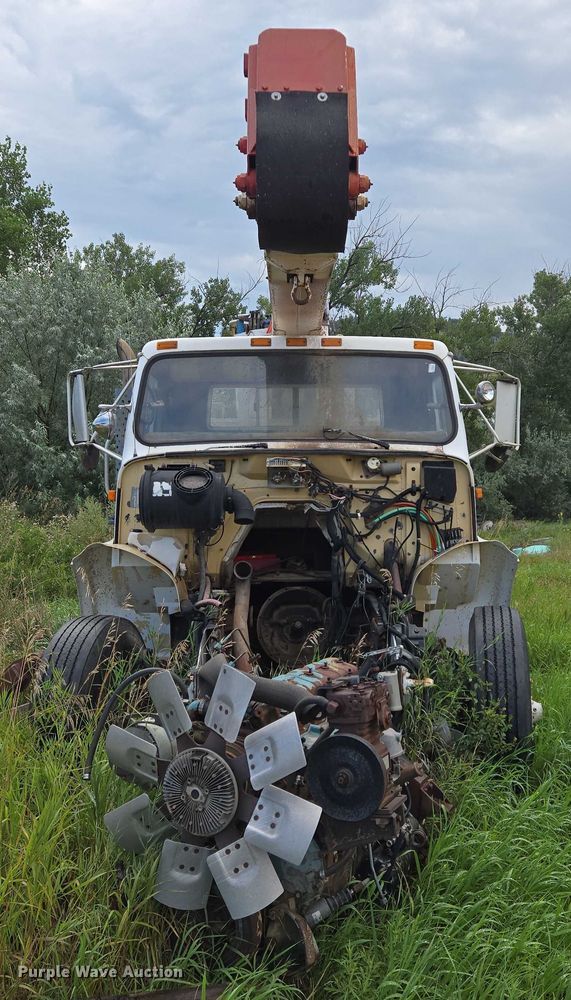 image for item EB1008 1993 International 4900 4x2 bucket truck