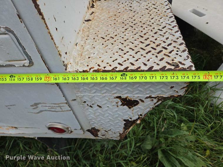 image for item EB1008 1993 International 4900 4x2 bucket truck