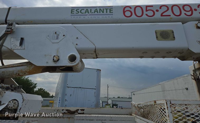 image for item EB1008 1993 International 4900 4x2 bucket truck