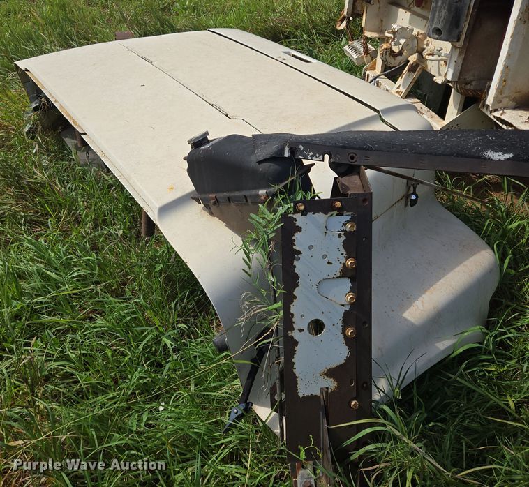 image for item EB1008 1993 International 4900 4x2 bucket truck