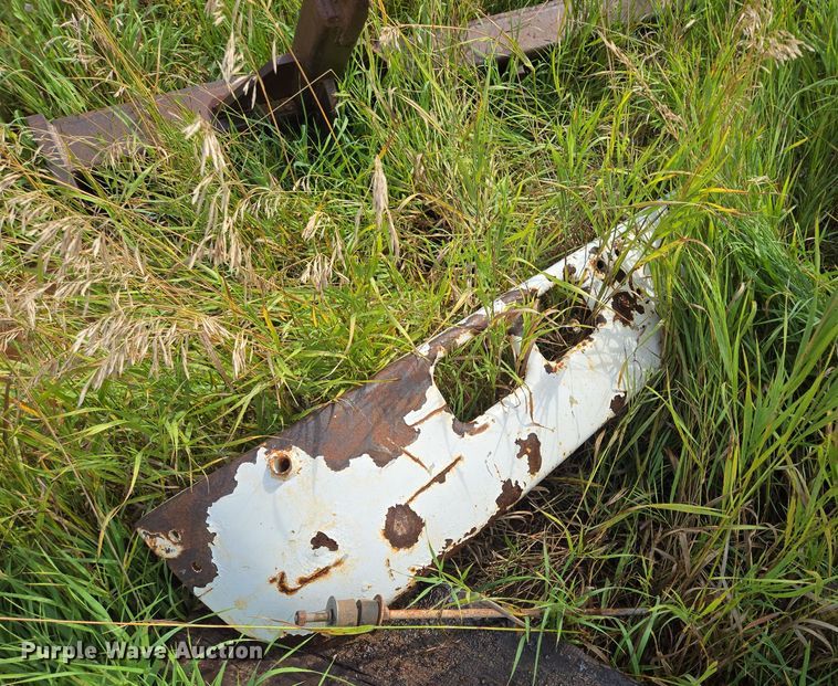 image for item EB1008 1993 International 4900 4x2 bucket truck