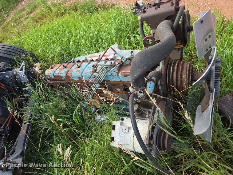 image for item EB1008 1993 International 4900 4x2 bucket truck