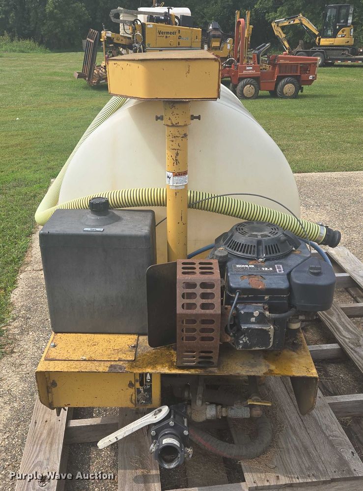 image for item EB1022 Vermeer fluid mixing system