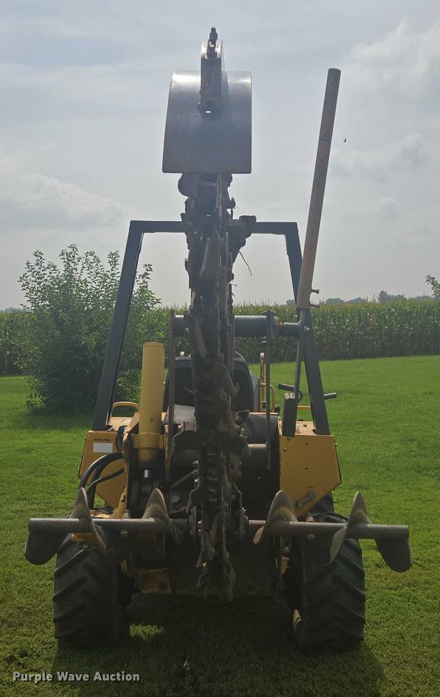 image for item EB1023 1996 Case 460 trencher