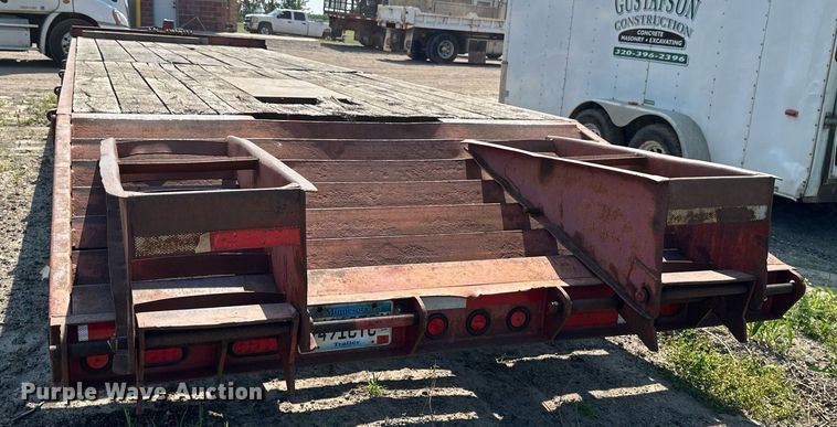 image for item EB2754 2004 Towmaster equipment trailer