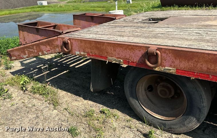 image for item EB2754 2004 Towmaster equipment trailer