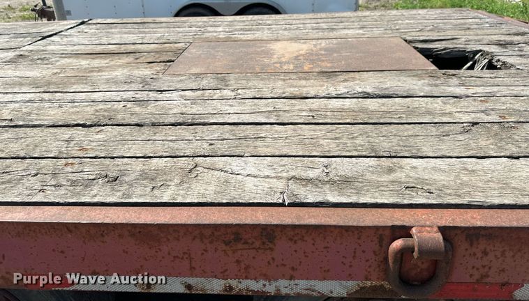 image for item EB2754 2004 Towmaster equipment trailer