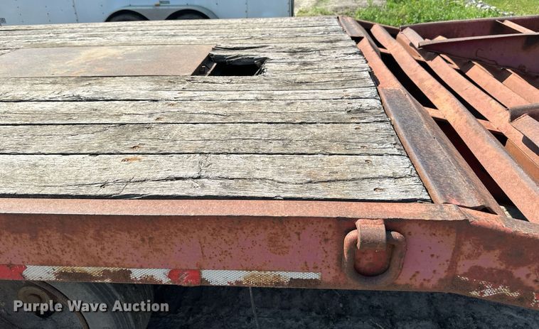 image for item EB2754 2004 Towmaster equipment trailer