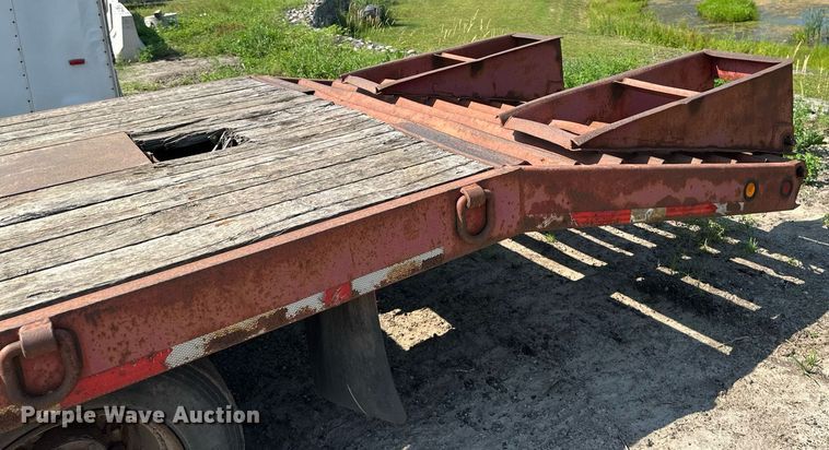 image for item EB2754 2004 Towmaster equipment trailer