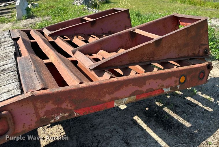 image for item EB2754 2004 Towmaster equipment trailer