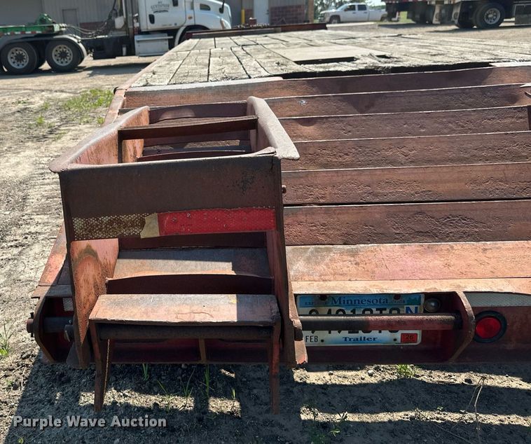 image for item EB2754 2004 Towmaster equipment trailer