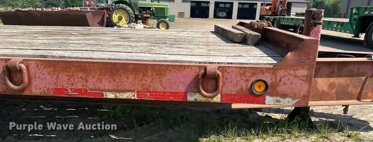 image for item EB2754 2004 Towmaster equipment trailer