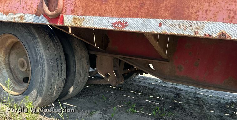 image for item EB2754 2004 Towmaster equipment trailer