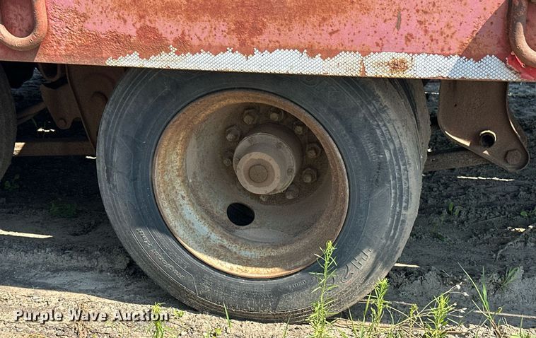 image for item EB2754 2004 Towmaster equipment trailer