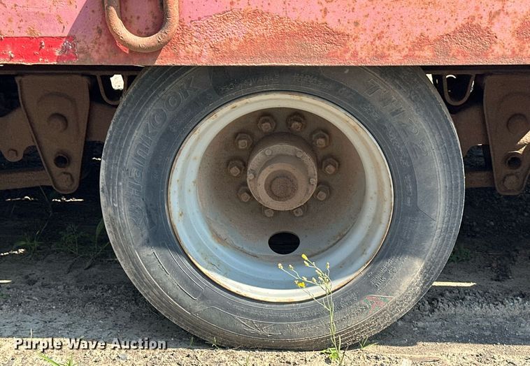 image for item EB2754 2004 Towmaster equipment trailer