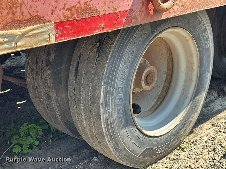 image for item EB2754 2004 Towmaster equipment trailer