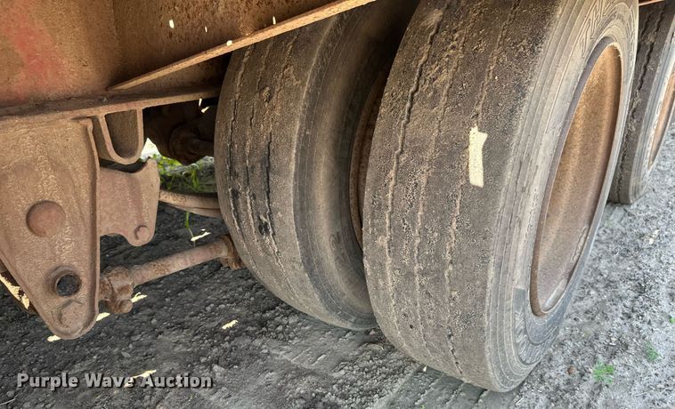 image for item EB2754 2004 Towmaster equipment trailer