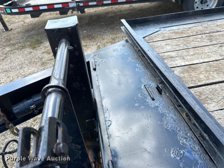 image for item EB2897 2019 Towmaster T16D equipment trailer