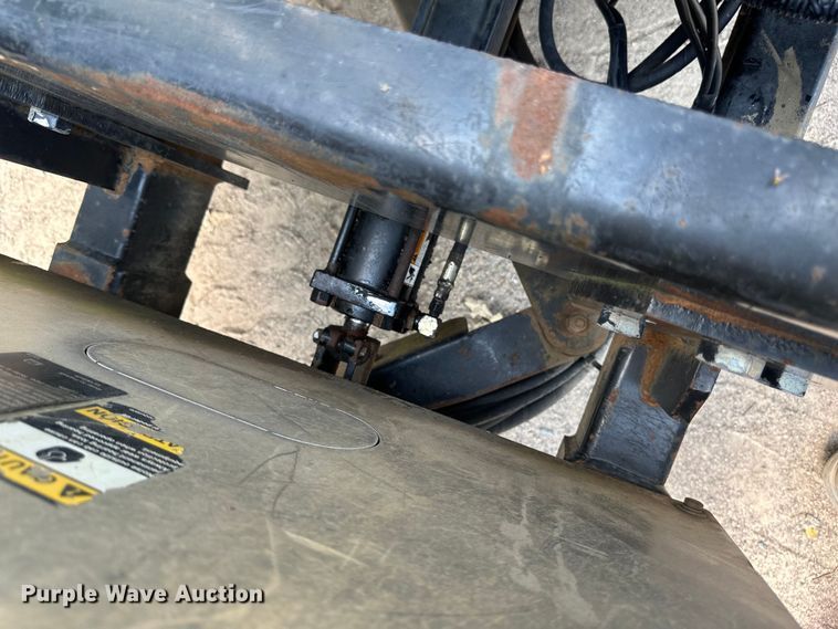 image for item EB2900 1999 International 2674 vacuum truck