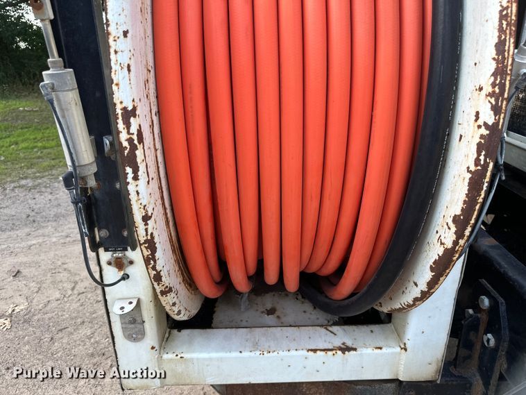 image for item EB2900 1999 International 2674 vacuum truck