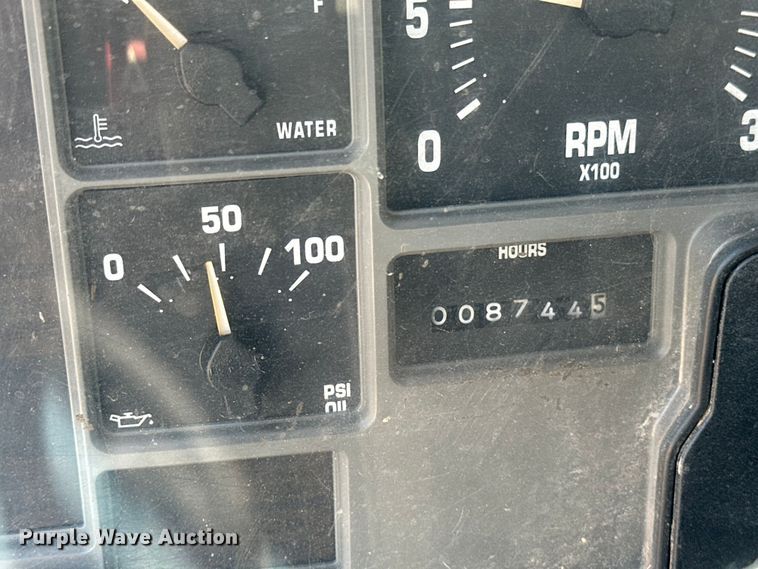 image for item EB2900 1999 International 2674 vacuum truck