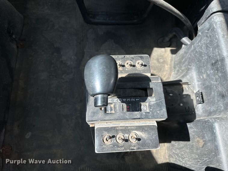 image for item EB2900 1999 International 2674 vacuum truck