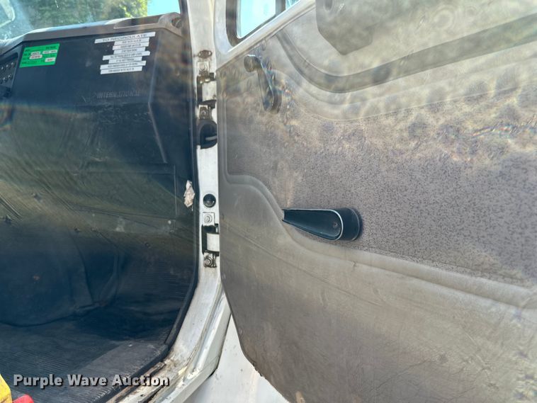 image for item EB2900 1999 International 2674 vacuum truck