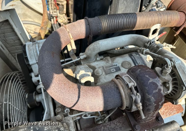 image for item EB2900 1999 International 2674 vacuum truck